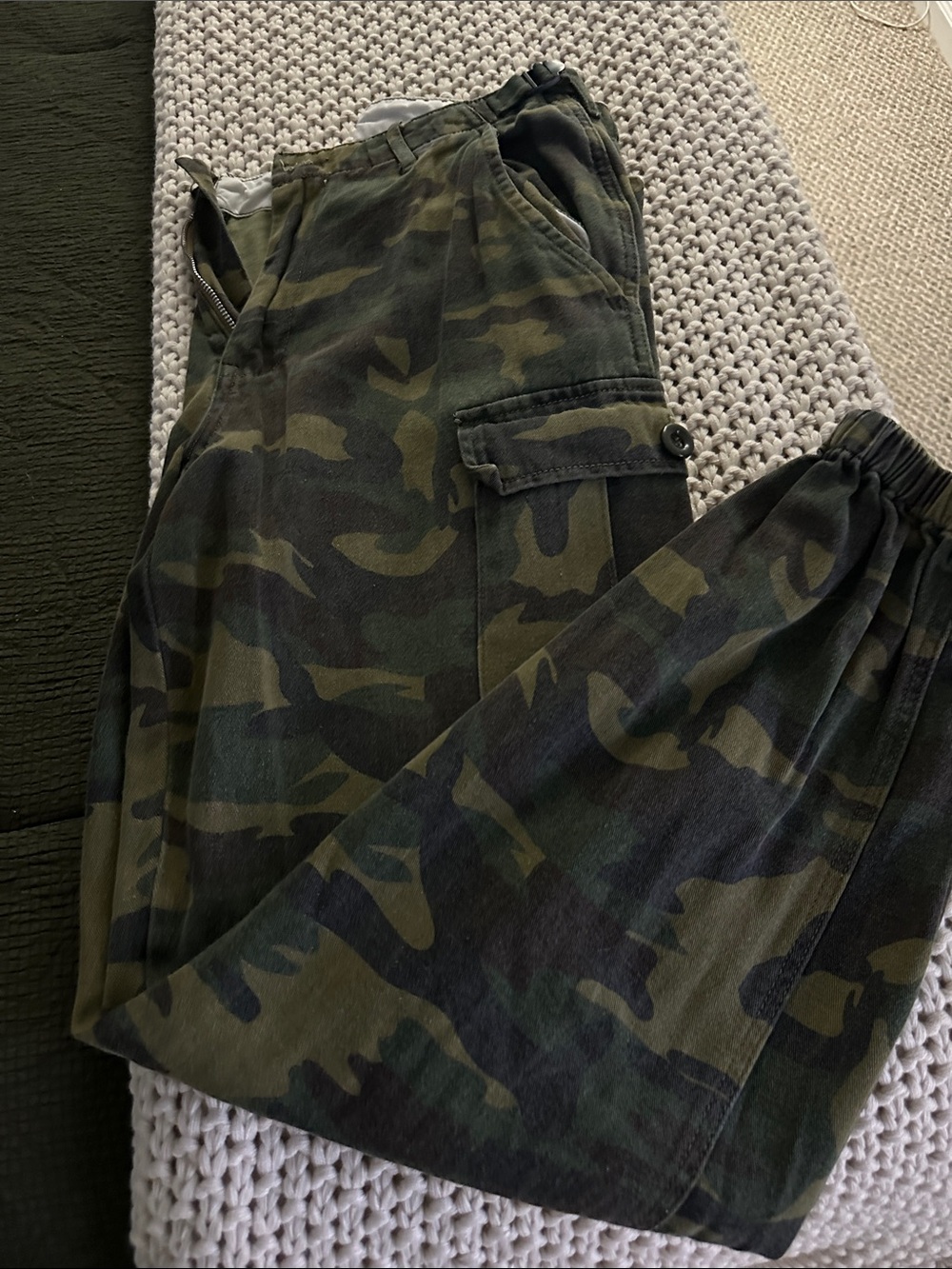 Fashion Nova Olive Green Camo Cargo Joggers